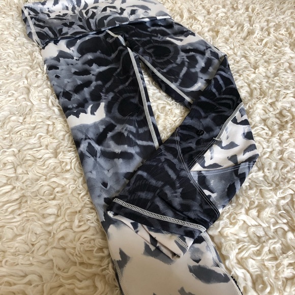 lululemon athletica Pants - Lululemon Super-High Rise Crops